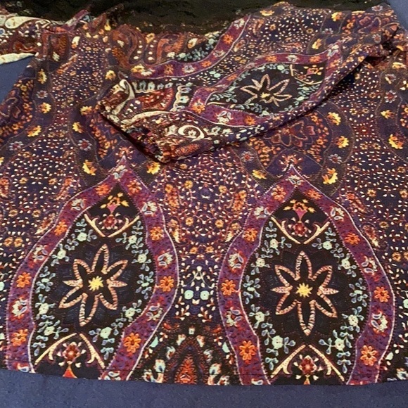 3/$20.  ❤️❤️❤️ HOST PICK!! Small Blouse - Picture 2 of 5